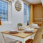 129 Dilana - Charming Near Republique 아파트