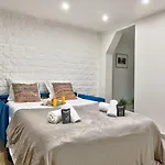 129 Dilana - Charming Near Republique 아파트