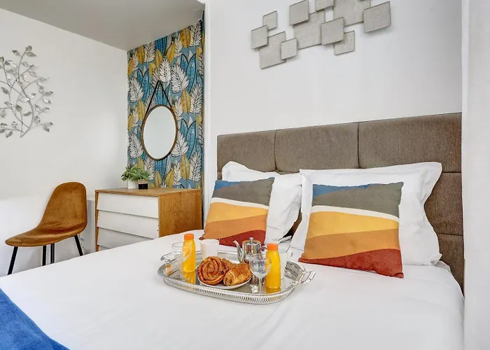 129 Dilana - Charming Near Republique