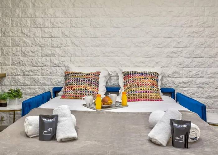 129 Dilana - Charming Near Republique